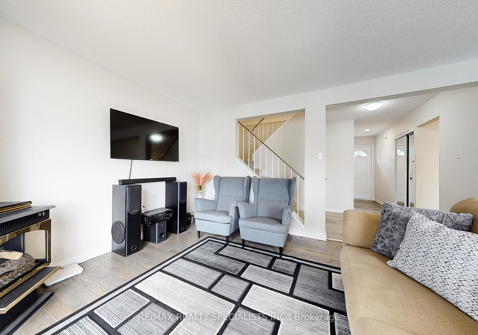 17-gladstone-square-brampton-ontario-w12567120