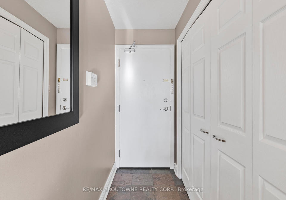 700-constellation-drive-mississauga-ontario-w12567454