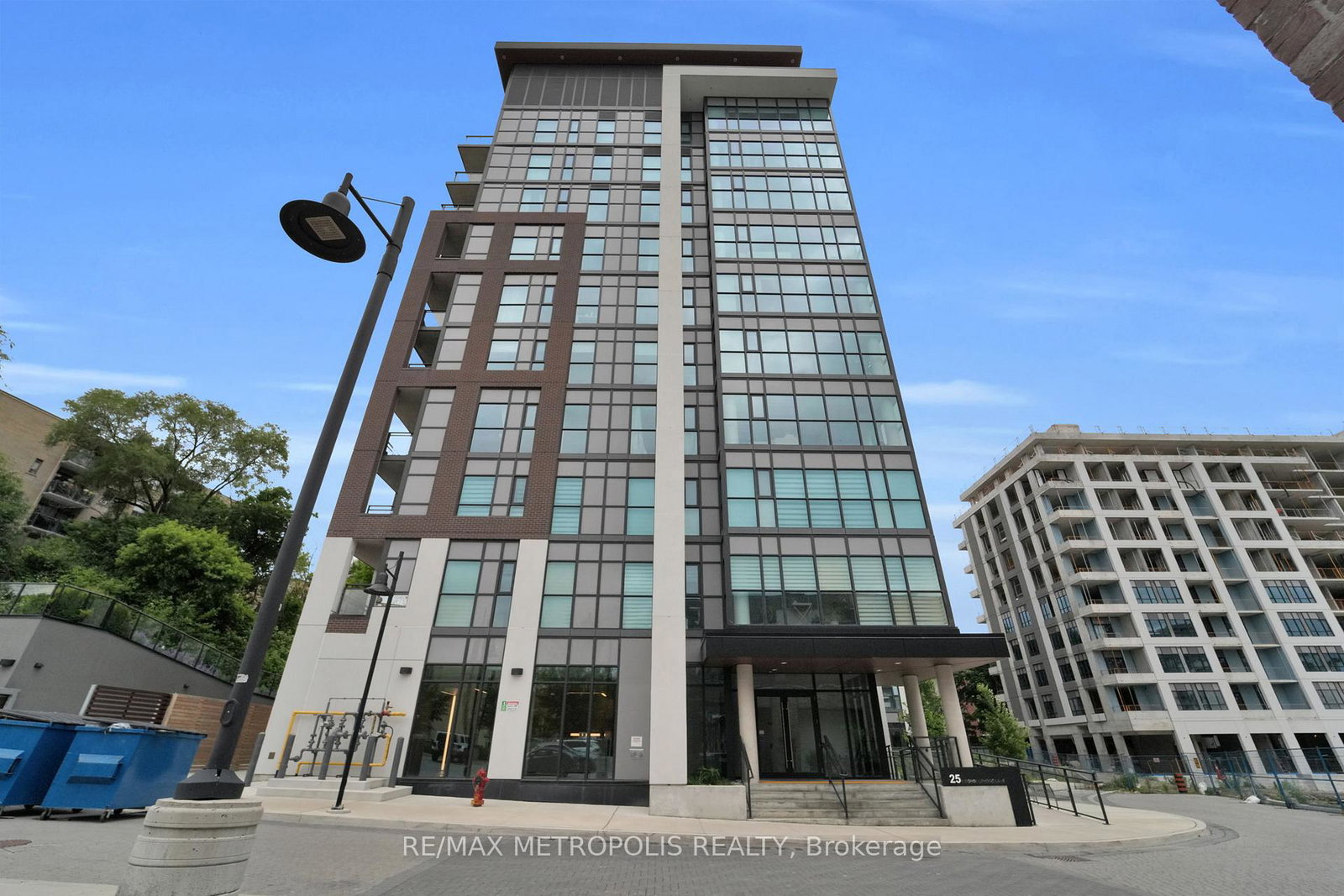 25-neighbourhood-lane-etobicoke-ontario-w12567726