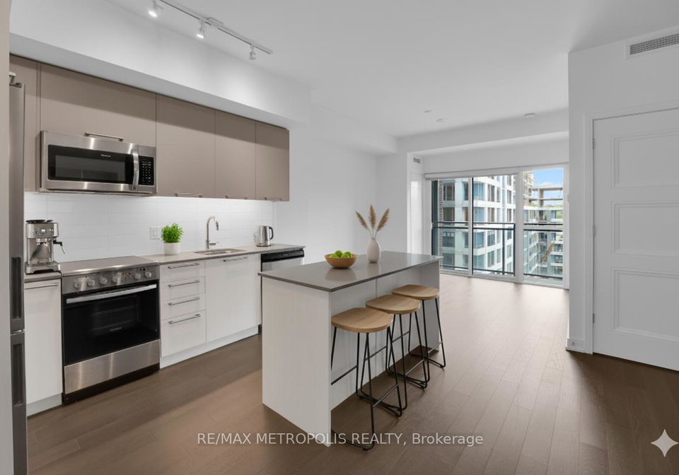 25-neighbourhood-lane-etobicoke-ontario-w12567726