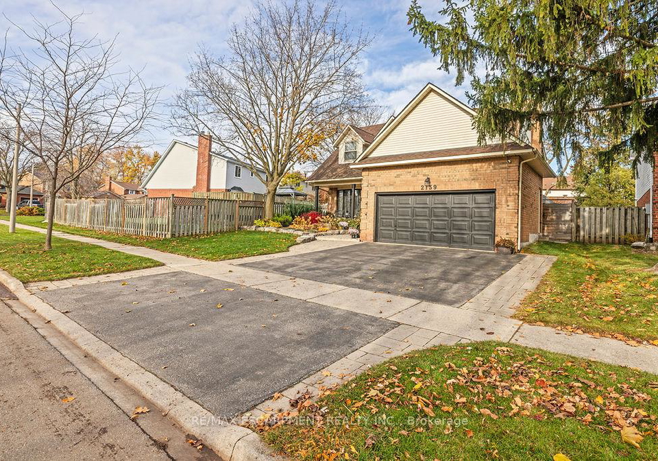 2139-deerwood-drive-burlington-ontario-w12568060