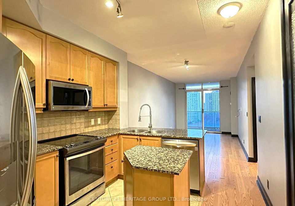 70-absolute-avenue-mississauga-ontario-w12568188
