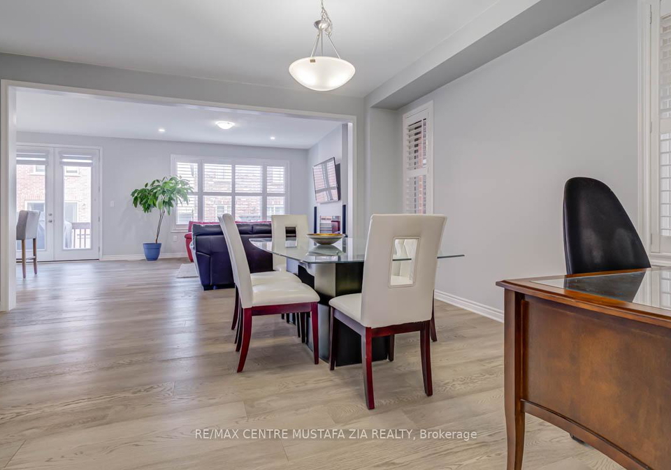 688-kennedy-circle-w-milton-ontario-w12568310