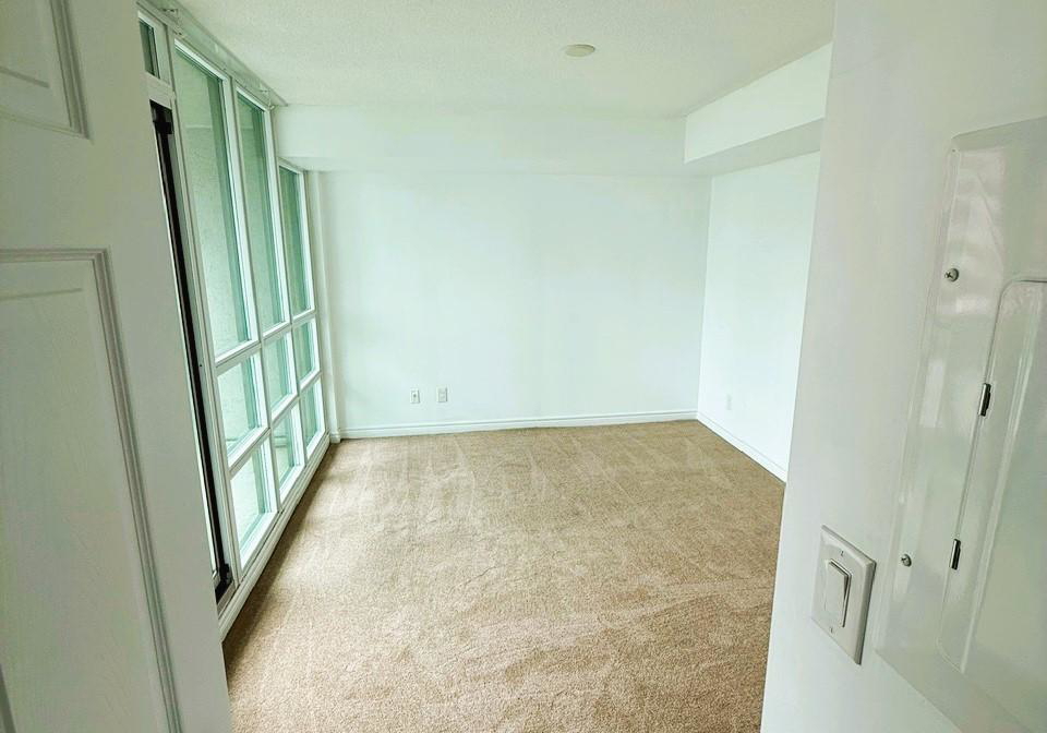 208-enfield-place-mississauga-ontario-w12568756