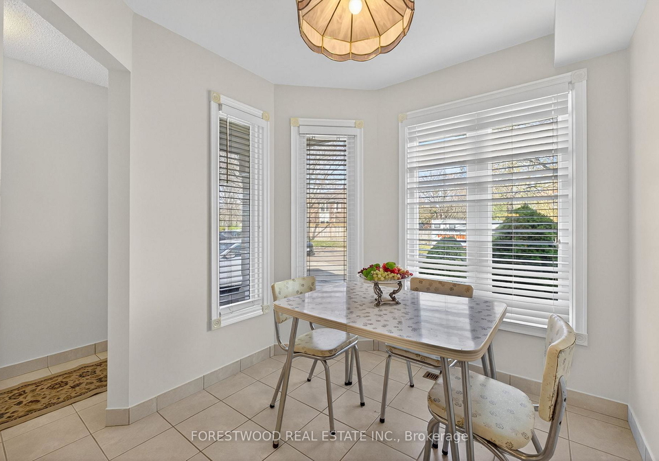 320-tailfeather-crescent-mississauga-ontario-w12568794