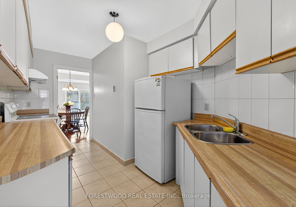 320-tailfeather-crescent-mississauga-ontario-w12568794