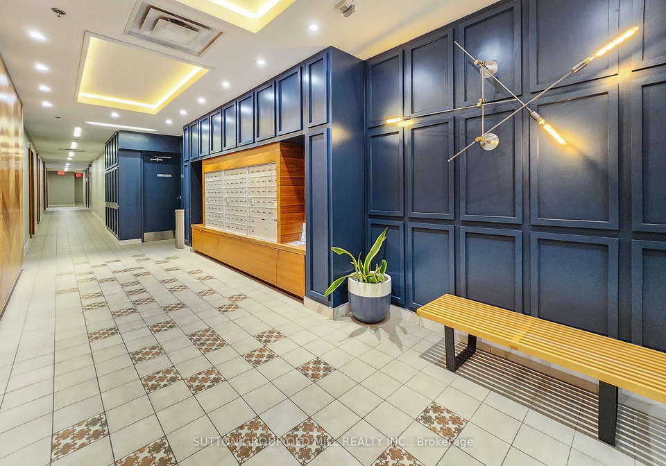 530-indian-grove-toronto-ontario-w12569134