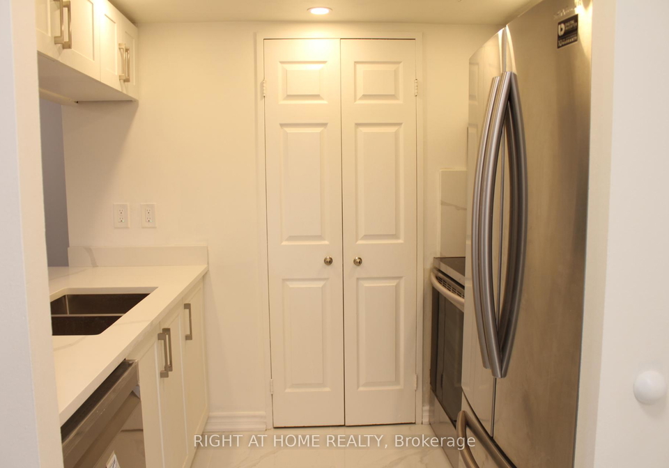 285-enfield-place-mississauga-ontario-w12569692