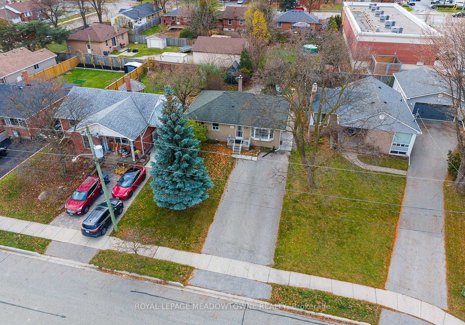 462-kingsleigh-court-milton-ontario-w12569850