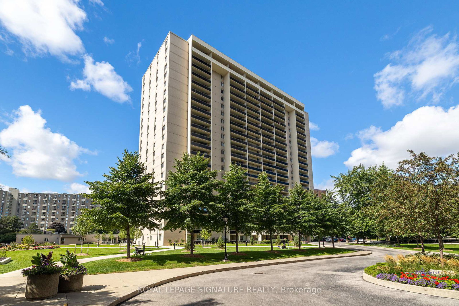 820-burnhamthorpe-road-etobicoke-ontario-w12569964