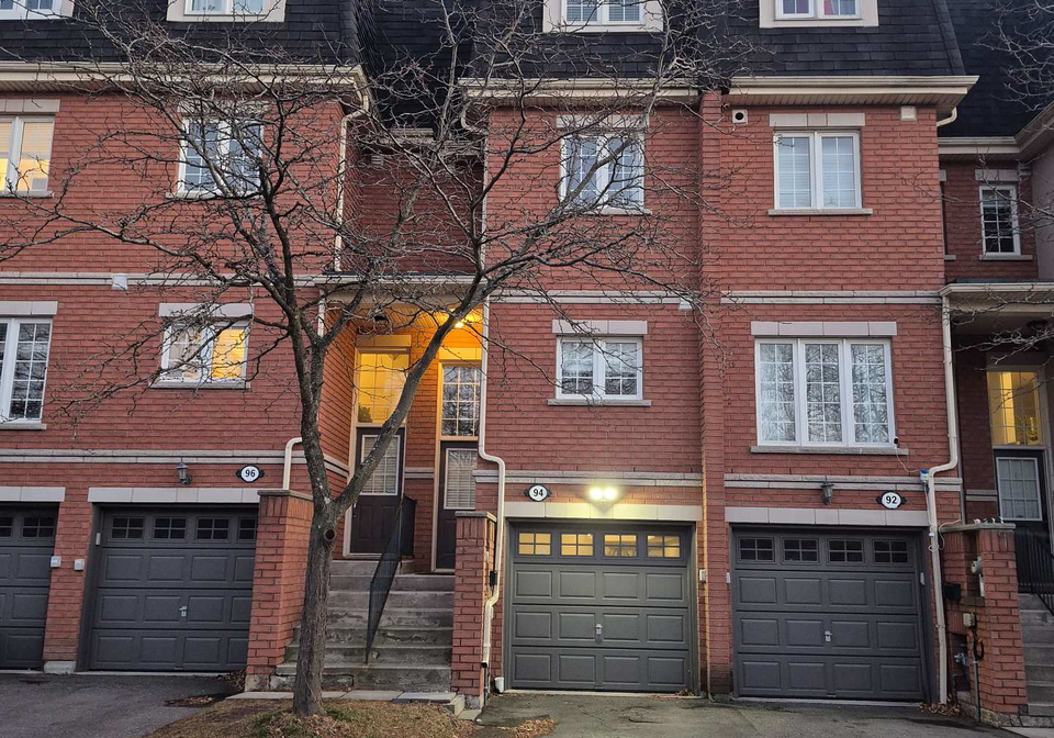 435-hensall-circle-mississauga-ontario-w12570082