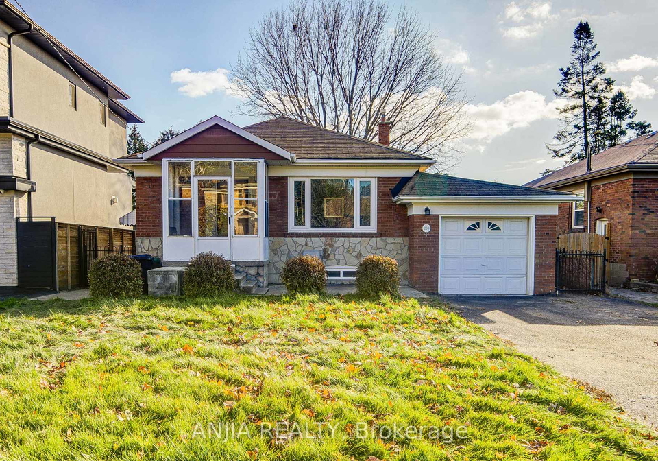 203-van-dusen-boulevard-etobicoke-ontario-w12570150