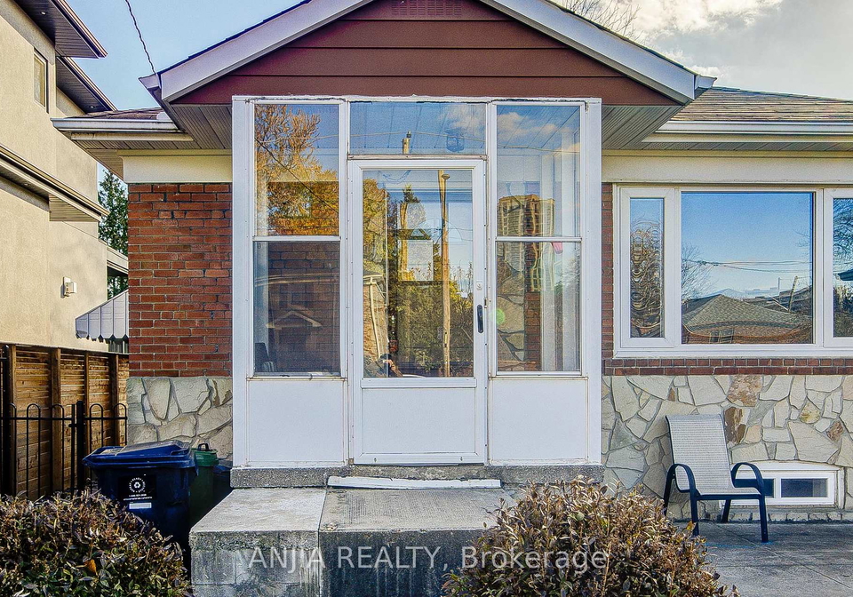203-van-dusen-boulevard-etobicoke-ontario-w12570150