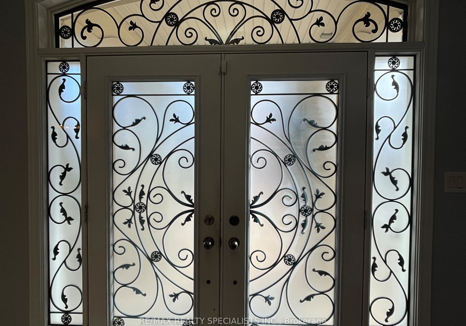 2239-devonshire-crescent-oakville-ontario-w12571548