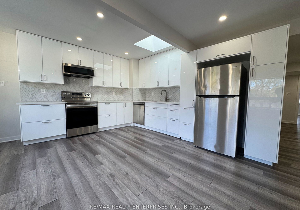 285-lakeshore-road-e-mississauga-ontario-w12571640