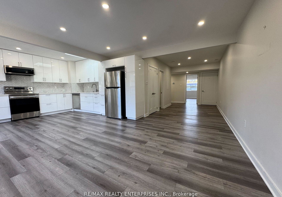 285-lakeshore-road-e-mississauga-ontario-w12571640