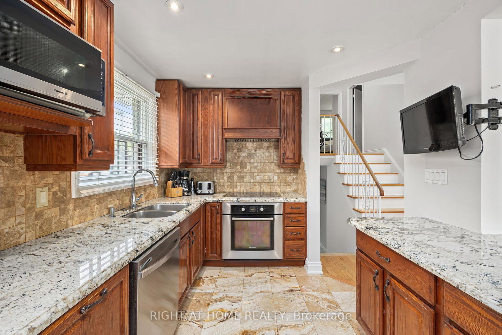 30-hawthorne-road-etobicoke-ontario-w12572156