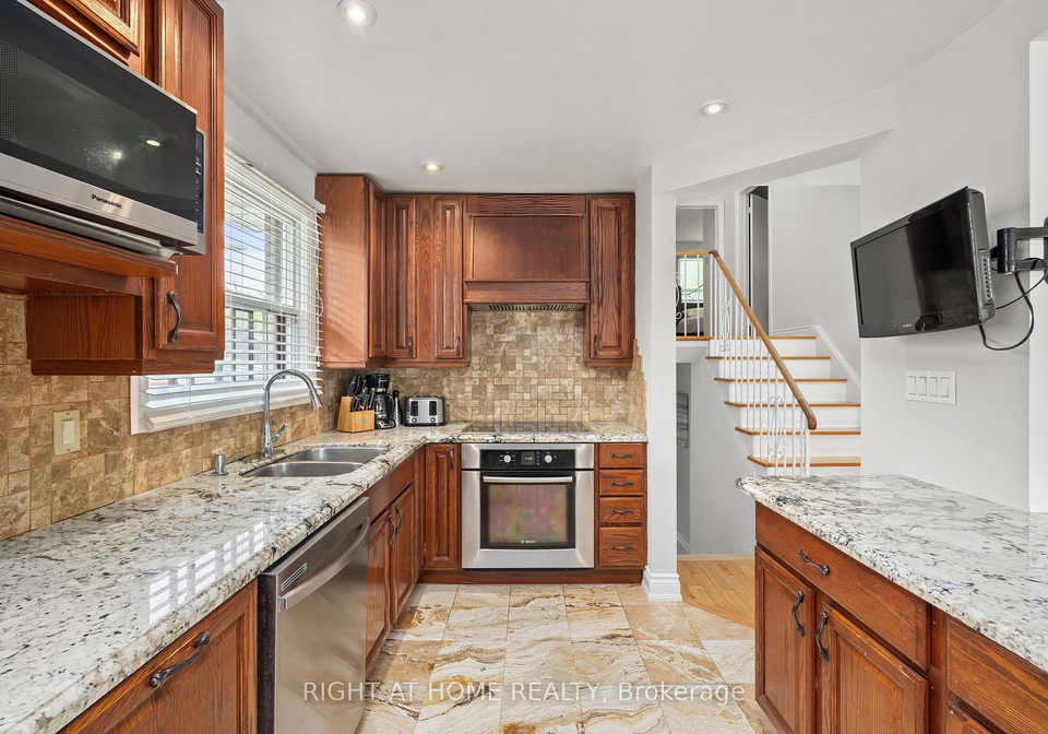 30-hawthorne-road-etobicoke-ontario-w12572156