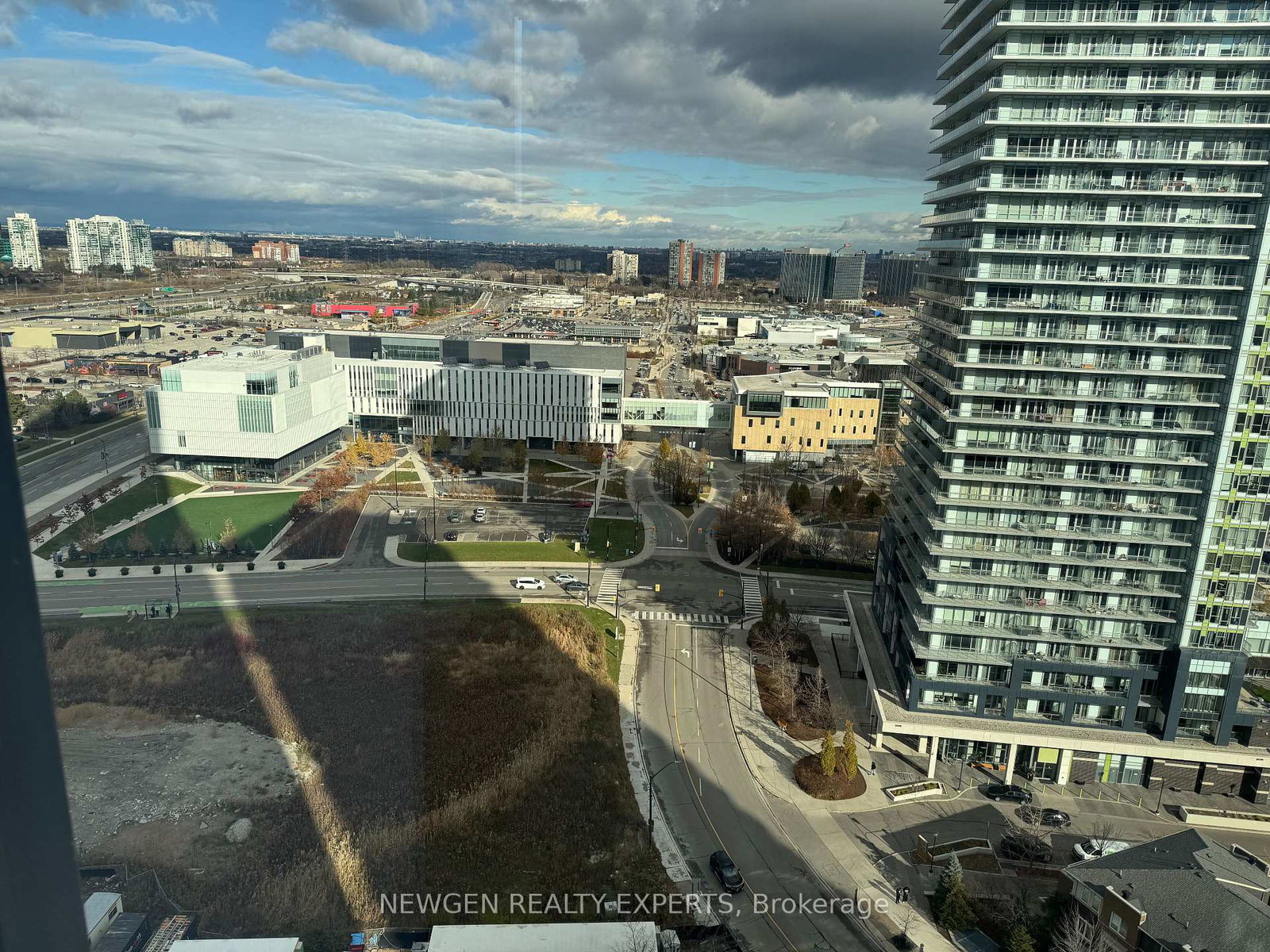 395-square-one-drive-mississauga-ontario-w12573186