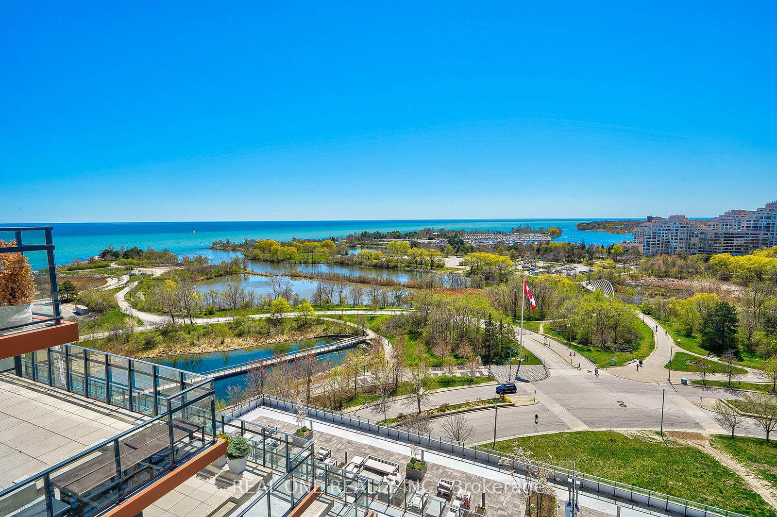 20-shore-breeze-drive-etobicoke-ontario-w12573726