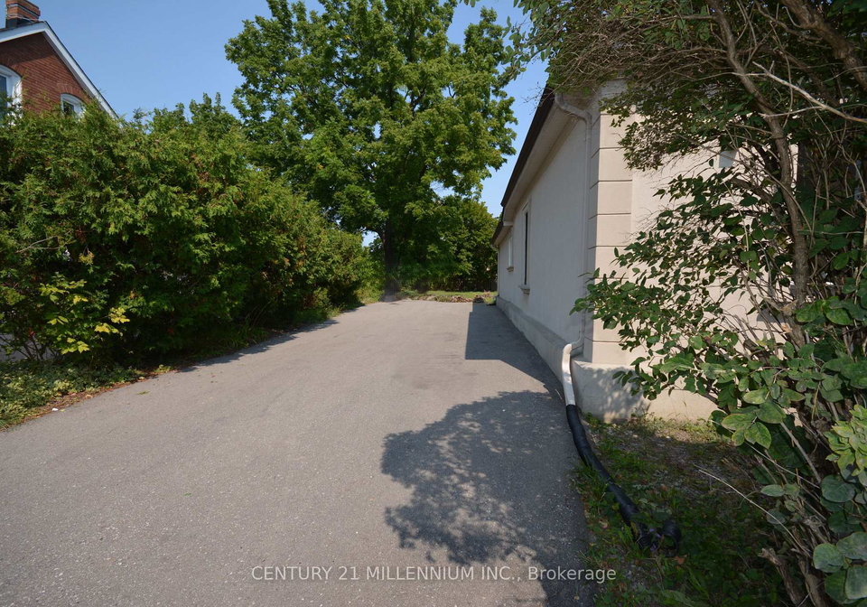8-west-street-w-brampton-ontario-w12575114