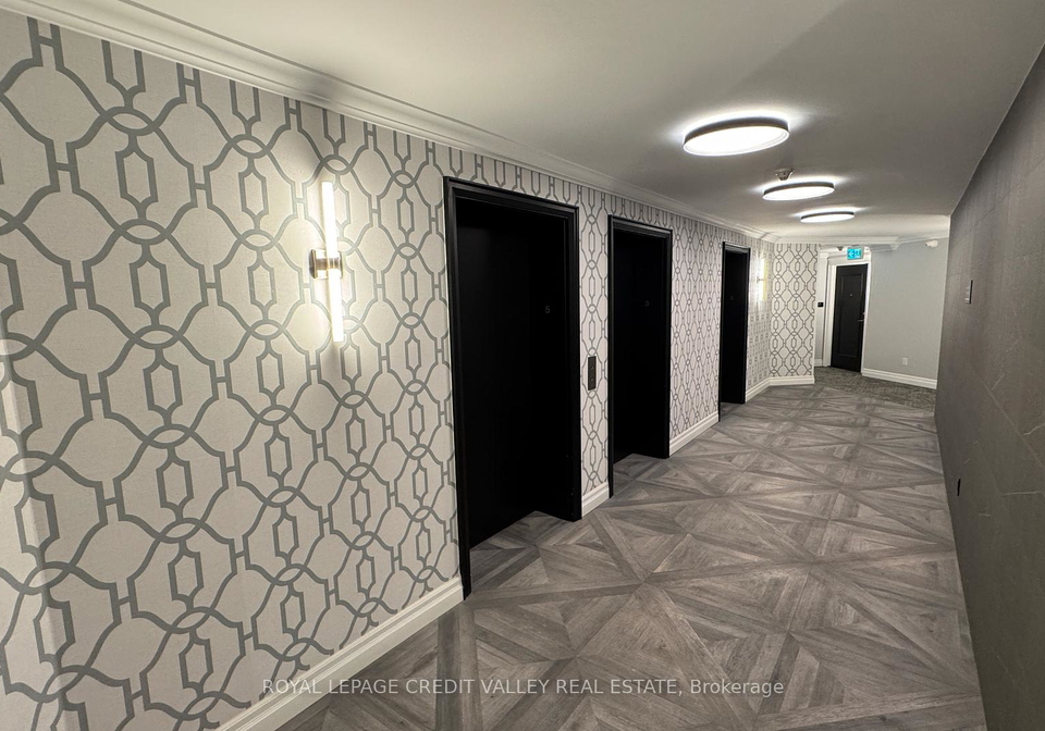 220-forum-drive-mississauga-ontario-w12576744