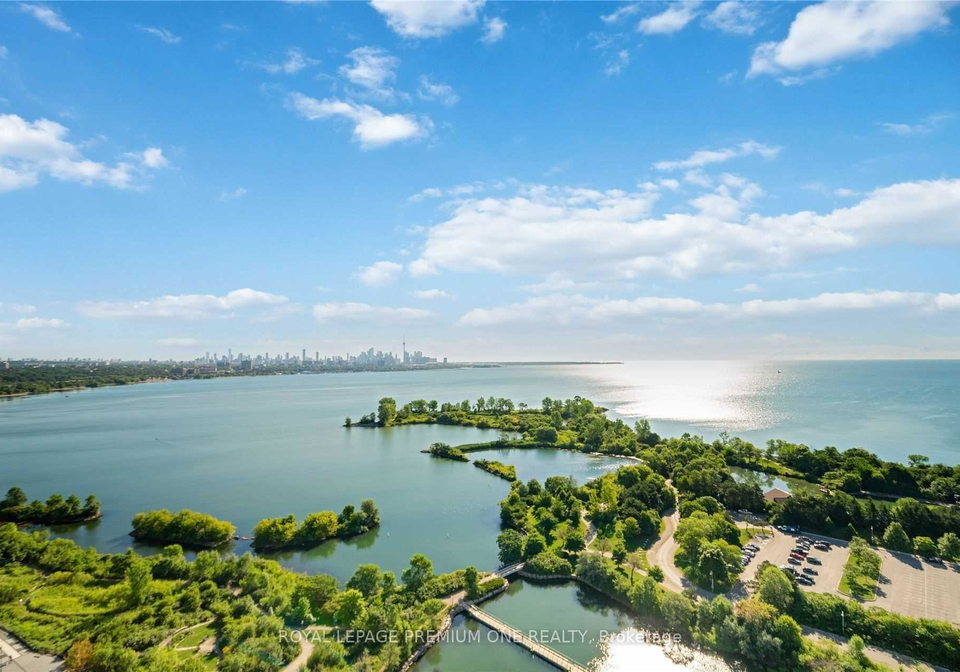 20-shore-breeze-drive-etobicoke-ontario-w12576746