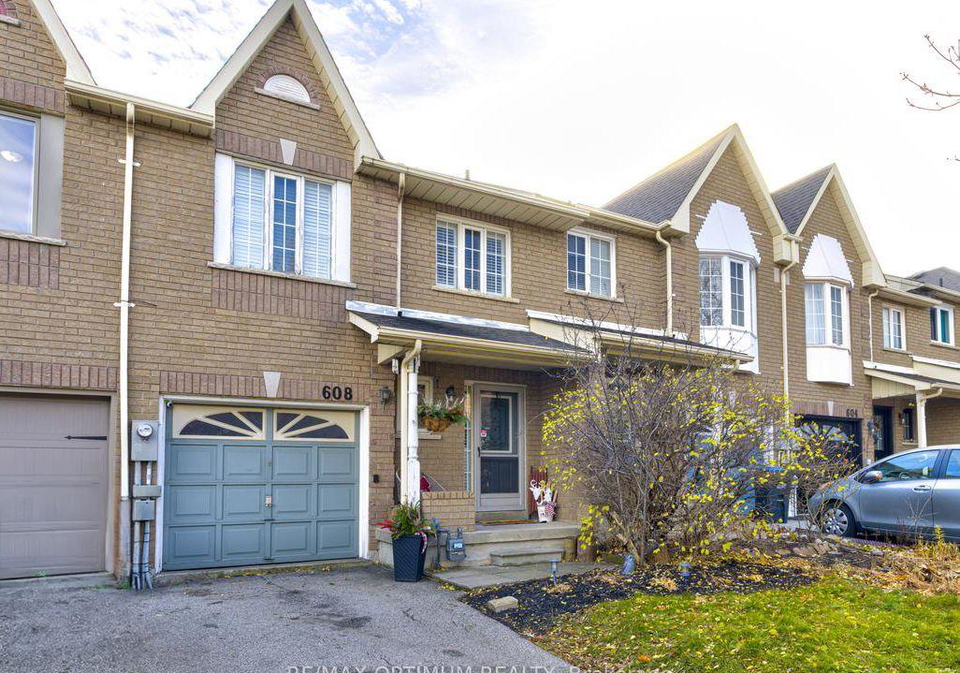 608-lumberton-crescent-mississauga-ontario-w12578118