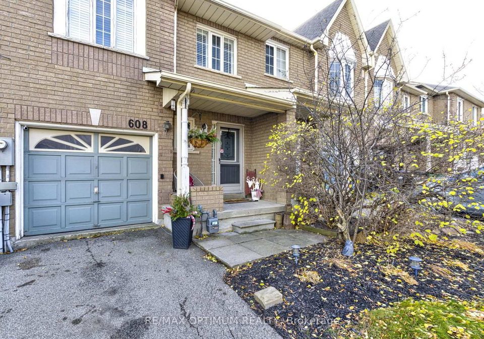 608-lumberton-crescent-mississauga-ontario-w12578118