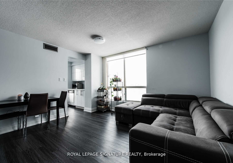 101-subway-crescent-etobicoke-ontario-w12578434