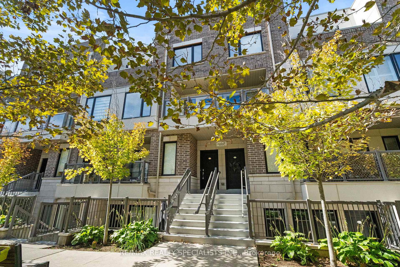 8-drummond-street-etobicoke-ontario-w12578524