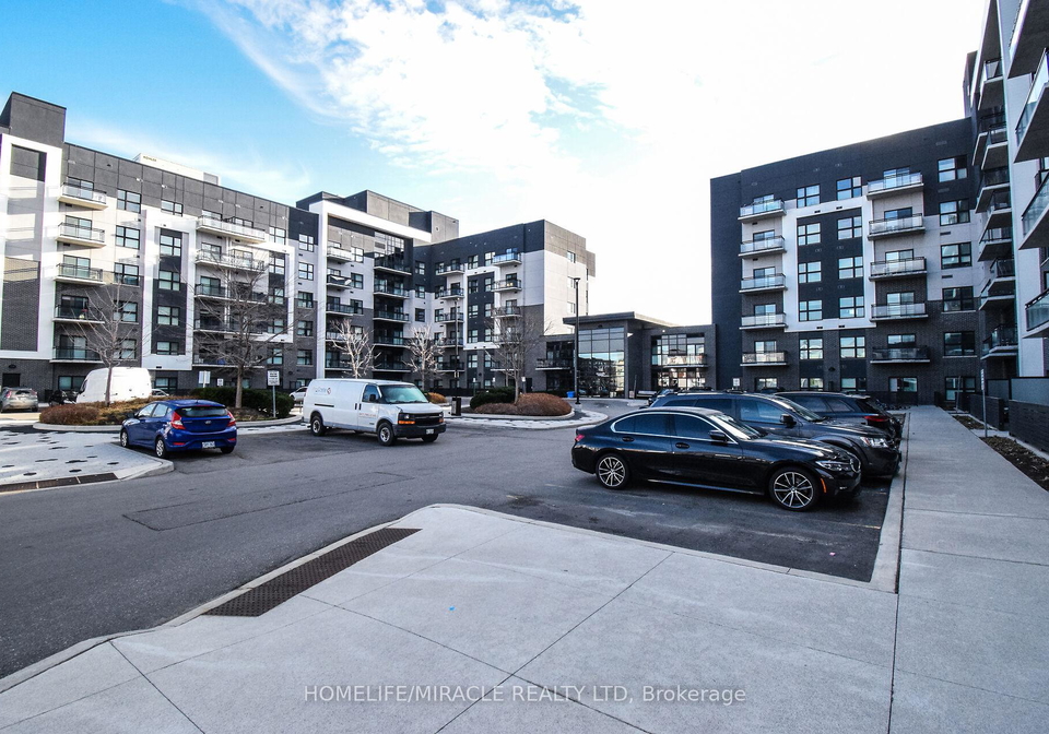 102-grovewood-common-oakville-ontario-w12579044