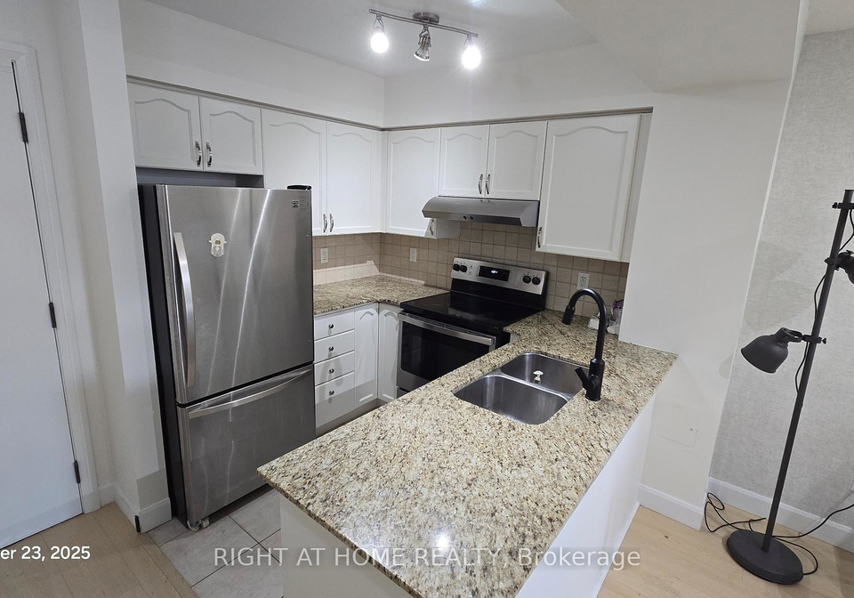 220-forum-drive-mississauga-ontario-w12580586