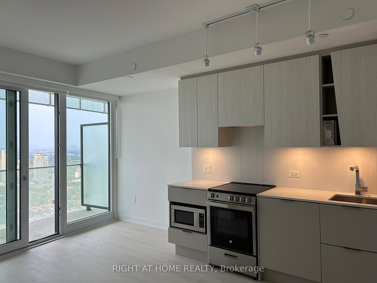 3900-confederation-pkwy-parkway-mississauga-ontario-w12580854