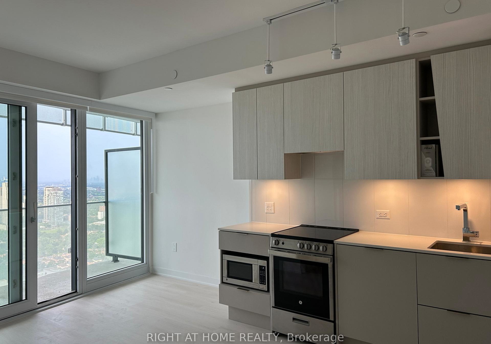 3900-confederation-pkwy-parkway-mississauga-ontario-w12580854