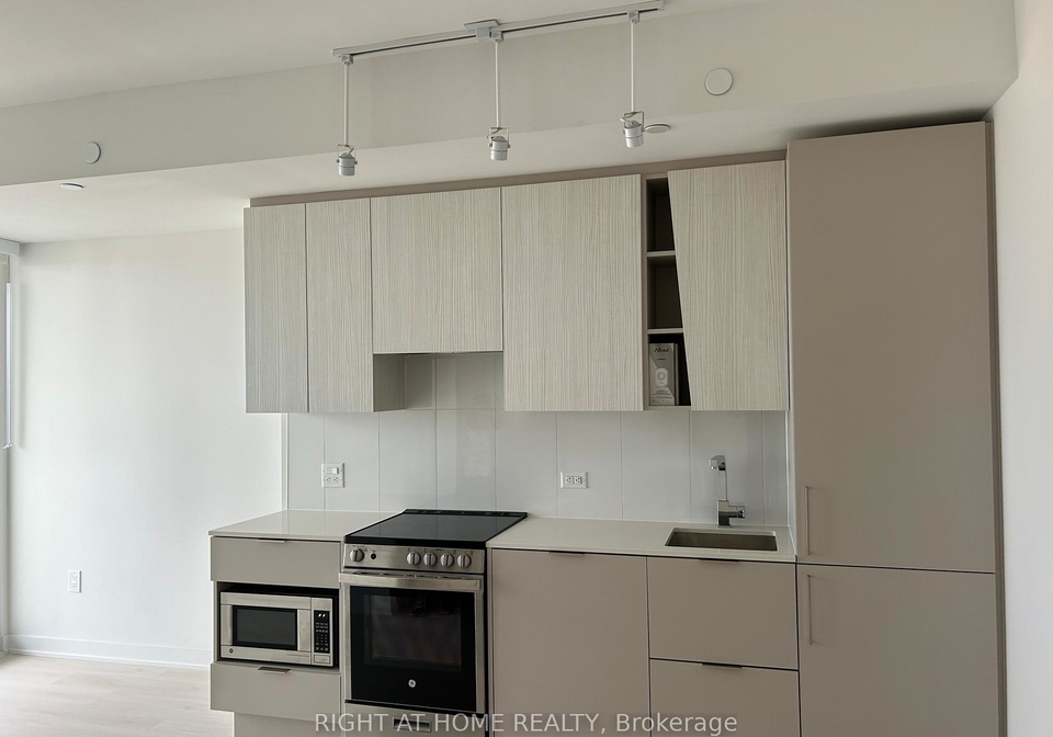 3900-confederation-pkwy-parkway-mississauga-ontario-w12580854