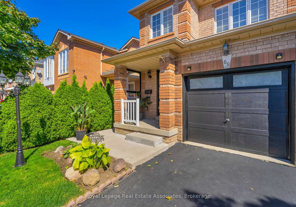 69-lonestar-crescent-brampton-ontario-w12581102