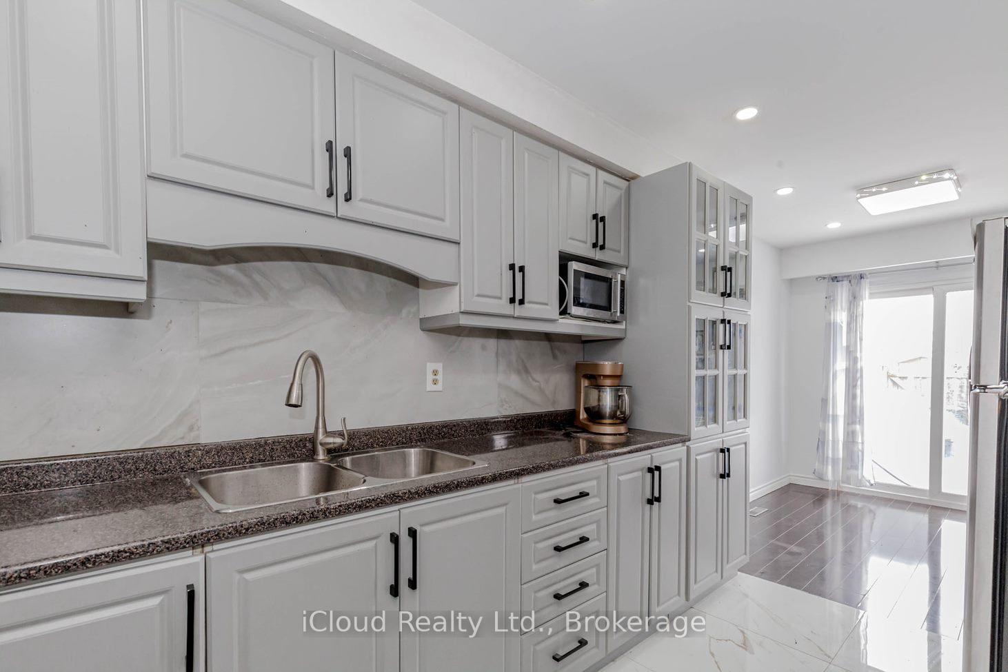 7406-e-darcel-avenue-e-mississauga-ontario-w12581244