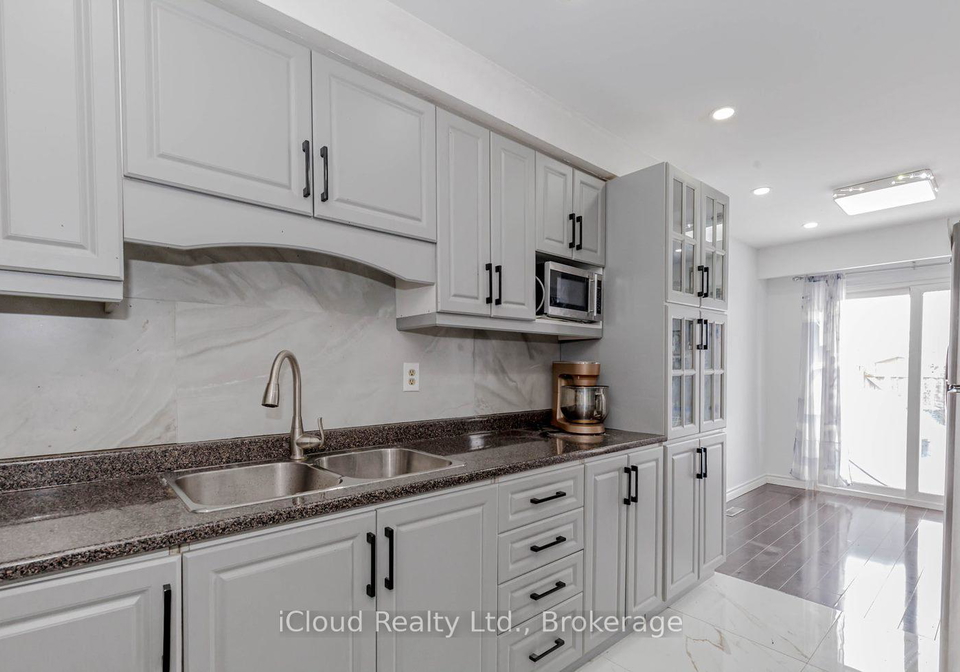7406-e-darcel-avenue-e-mississauga-ontario-w12581244