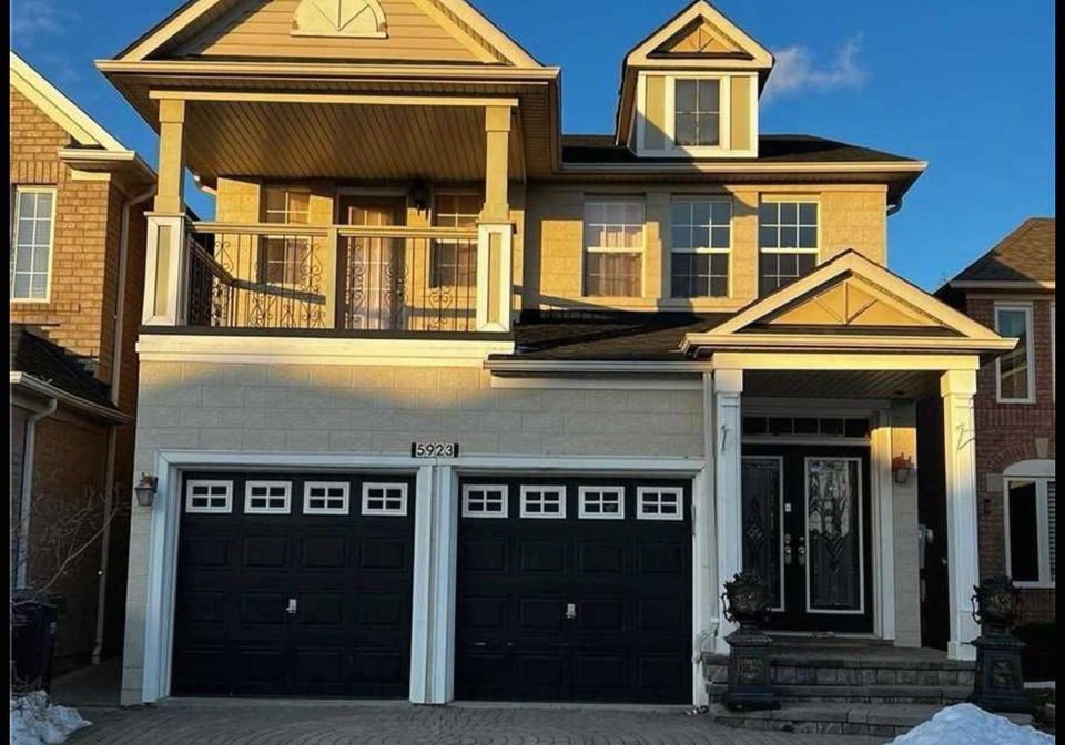 5923-sidmouth-street-mississauga-ontario-w12582380