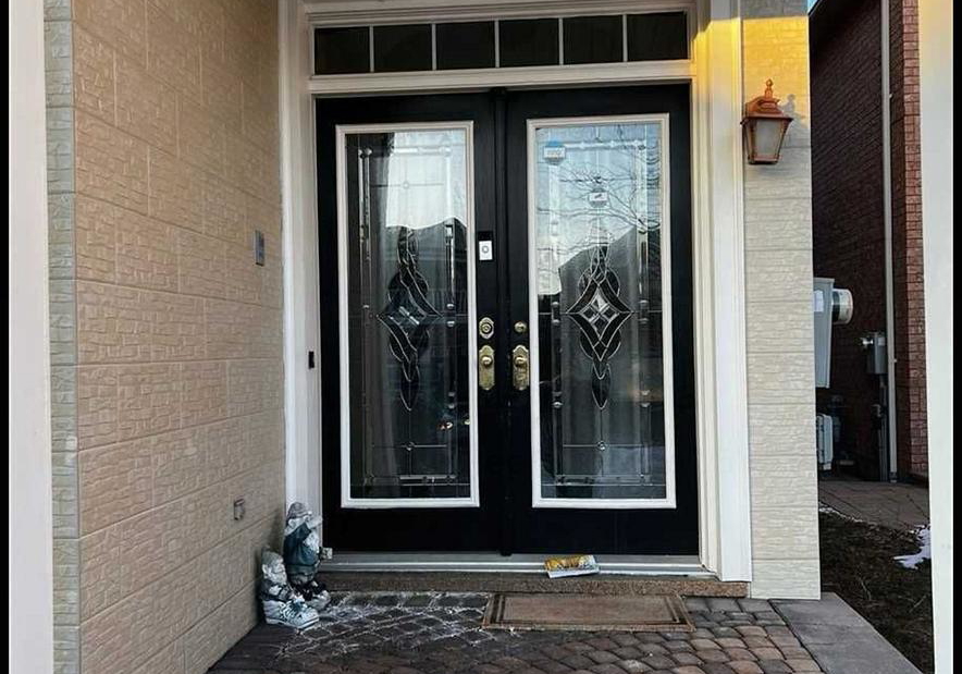 5923-sidmouth-street-mississauga-ontario-w12582380