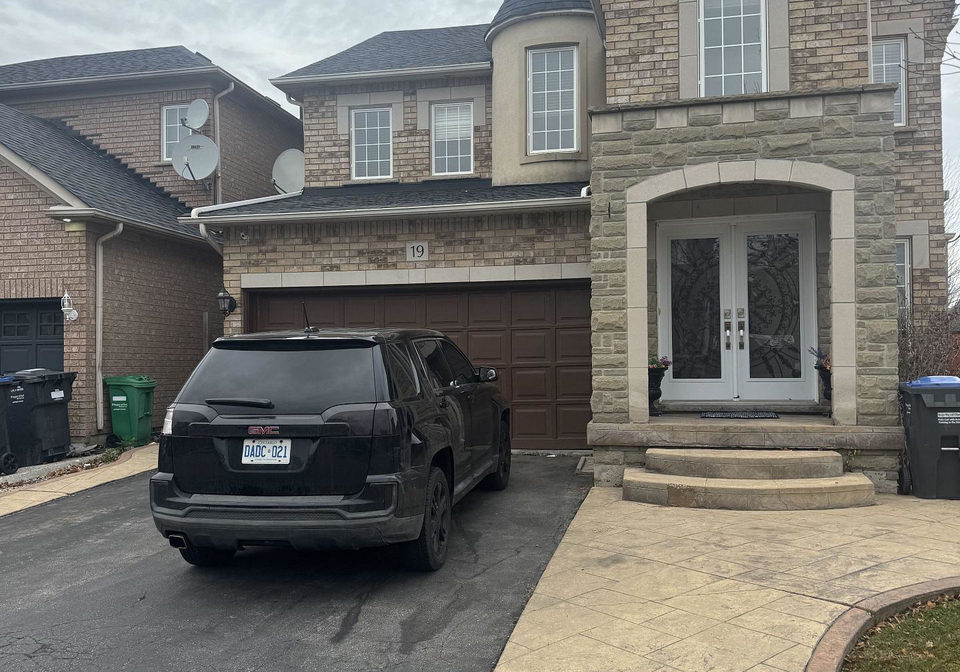 19-colbeck-crescent-brampton-ontario-w12582384