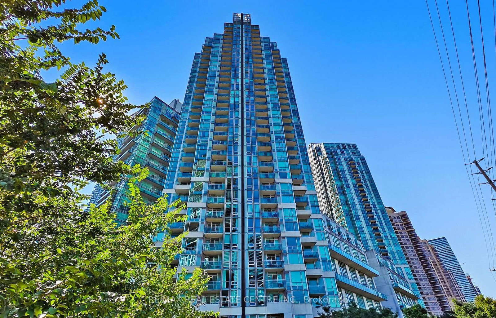 220-burnhamthorpe-road-w-mississauga-ontario-w12583138