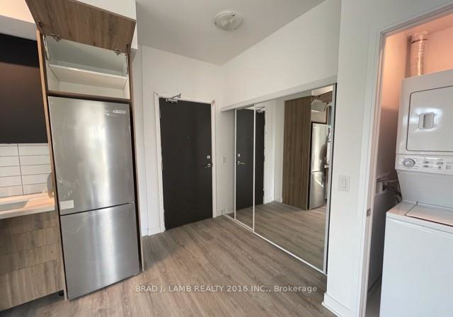 25-neighbourhood-lane-etobicoke-ontario-w12583400