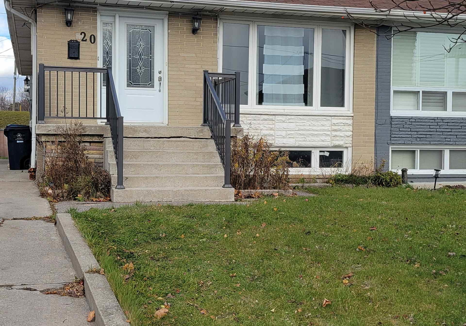 20-heavitree-drive-york-ontario-w12583738