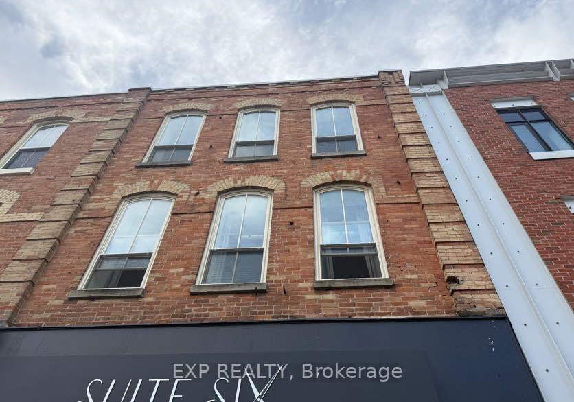 17broadway-orangeville-ontario-w12584428