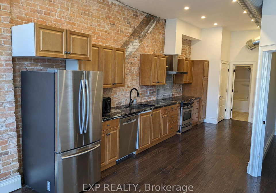 17broadway-orangeville-ontario-w12584428