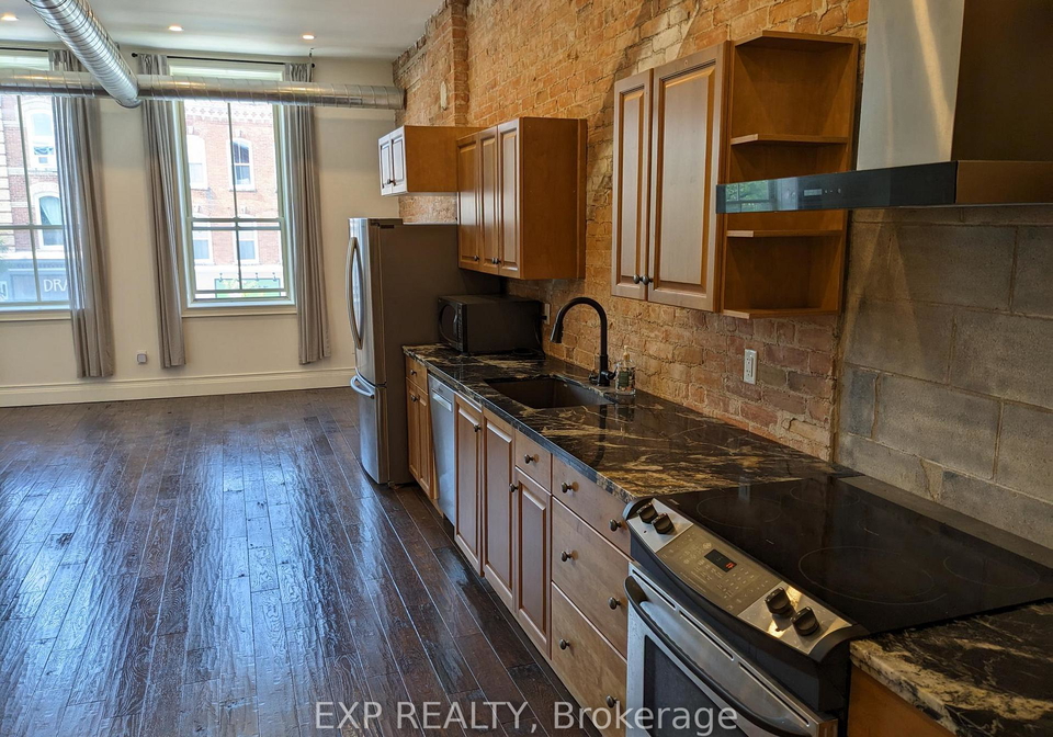 17broadway-orangeville-ontario-w12584428