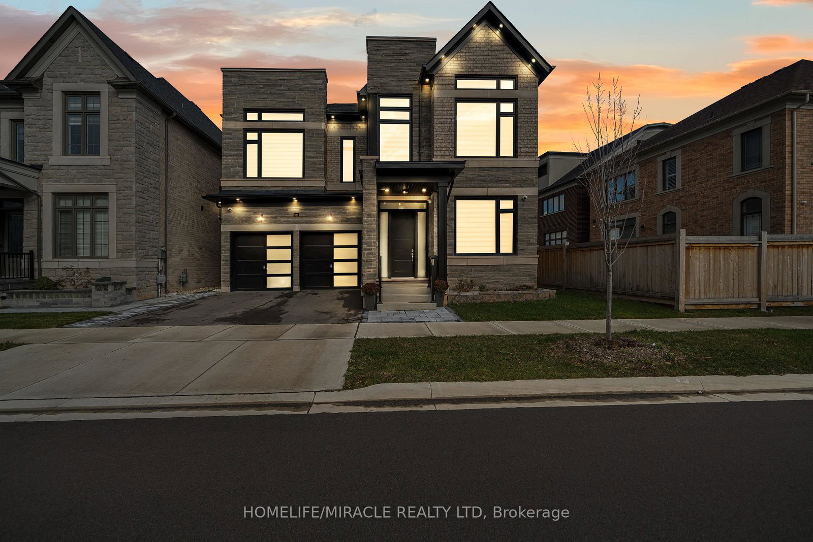 1215-pondside-trail-oakville-ontario-w12584554