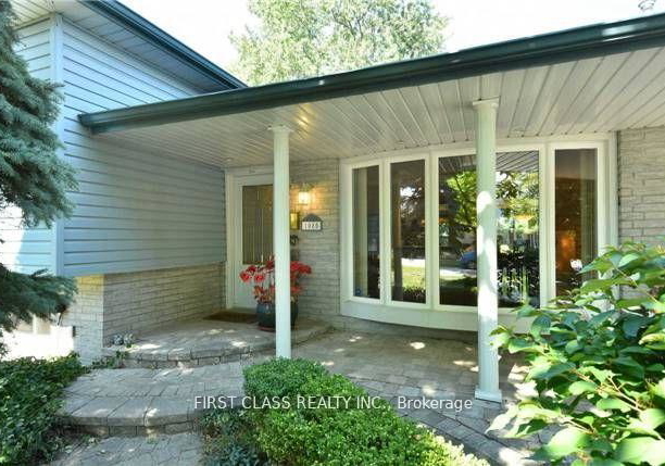 1085-pearson-drive-oakville-ontario-w12585468